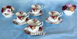 Beautiful Royal Albert Old Country Roses Demitasse Cups and Saucers. Set Of 4