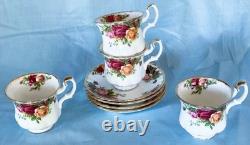 Beautiful Royal Albert Old Country Roses Demitasse Cups and Saucers. Set Of 4