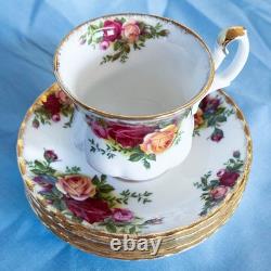 Beautiful Royal Albert Old Country Roses Demitasse Cups and Saucers. Set Of 4