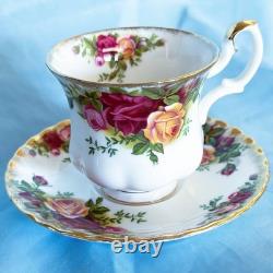 Beautiful Royal Albert Old Country Roses Demitasse Cups and Saucers. Set Of 4
