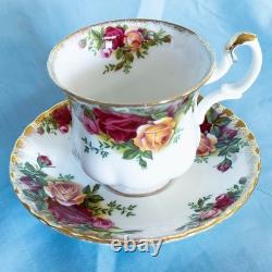 Beautiful Royal Albert Old Country Roses Demitasse Cups and Saucers. Set Of 4