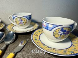 Discontinued 4pc Euro Disney Disneyland Paris Demitasse Cup & Saucers Espresso