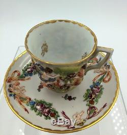 Fine 18th-19th Century Italian Capodimonte Porcelain Demitasse Cup & Saucer