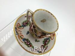 Fine 18th-19th Century Italian Capodimonte Porcelain Demitasse Cup & Saucer