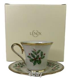 Lenox Holiday Gold Trim Footed Demitasse Cup and Saucer Set of 4 Holly Berry EUC