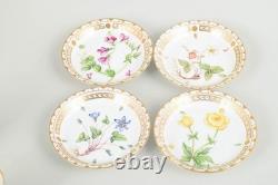 Royal Copenhagen. Four Flora Danica style demitasse cups with saucers. Ca. 1950