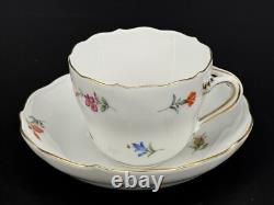 Set of (2) Meissen Porcelain Scattered Strewn Flowers Demitasse Cups & Saucers