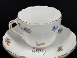 Set of (2) Meissen Porcelain Scattered Strewn Flowers Demitasse Cups & Saucers