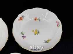 Set of (2) Meissen Porcelain Scattered Strewn Flowers Demitasse Cups & Saucers