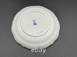 Set of (3) Meissen Porcelain Scattered Strewn Flowers Demitasse Cups & Saucers