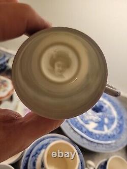 Vntg Blue Willow Demitasse Cups W Geisha Face Lithophane & Saucers Set of 10