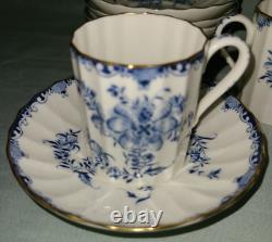 Vtg Royal Worcester Mansfield 6 demitasse cups & saucers w small coffee pot