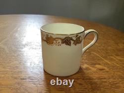 Wedgwood Gold Whitehall bone china 15 demitasse cups & 14 saucers, W4001