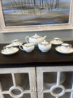 Wedgwood Osborne 13 Pc Set Tea Pot / Sugar Pot / Creamer/demitasse Cups/saucers